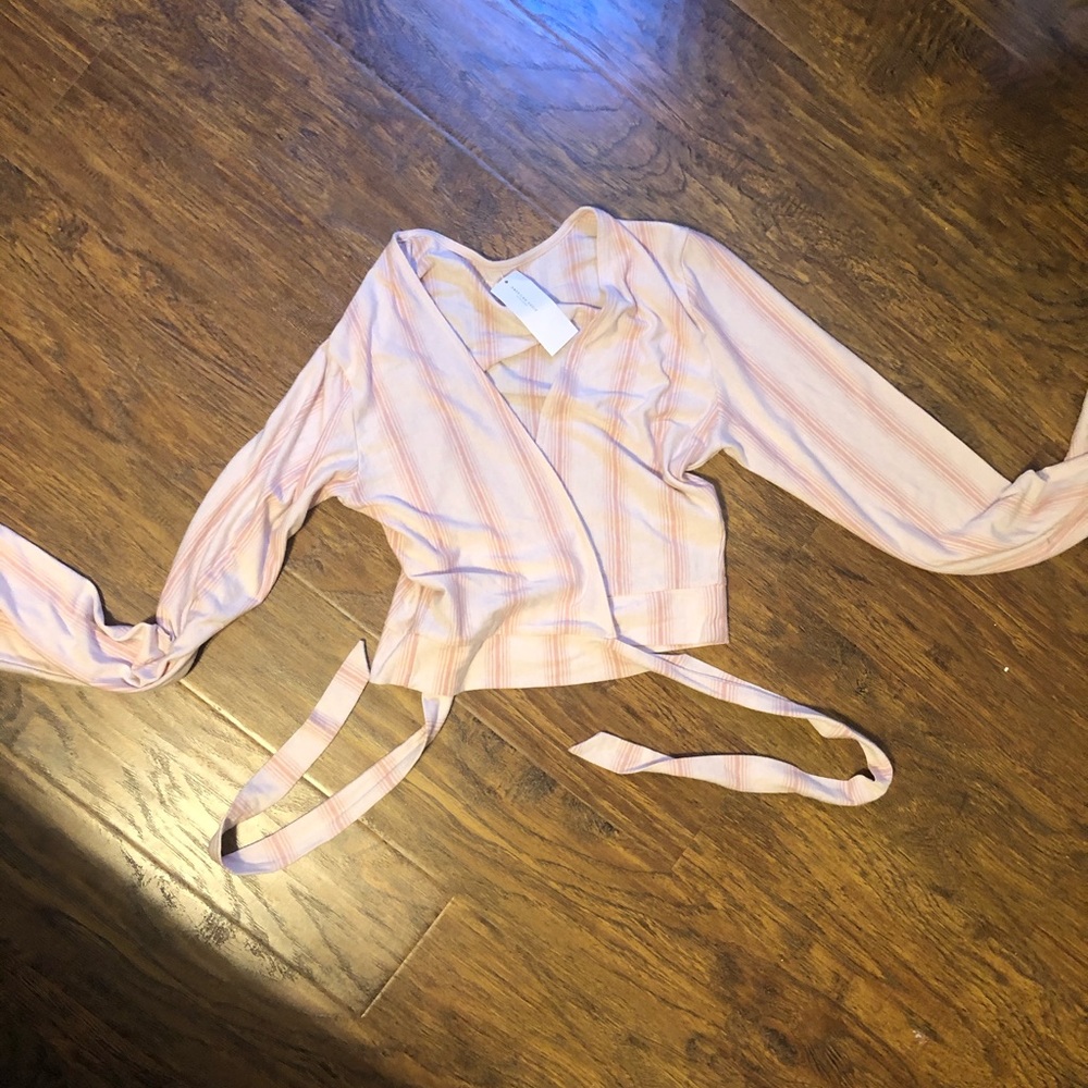 American eagle wrap style crop